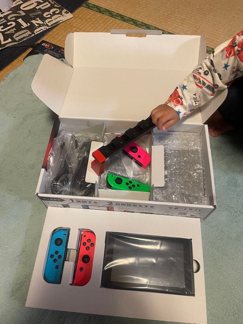 Nintendo Switch 本体 青/赤 緑/ピンクJoy-Con四つ付き