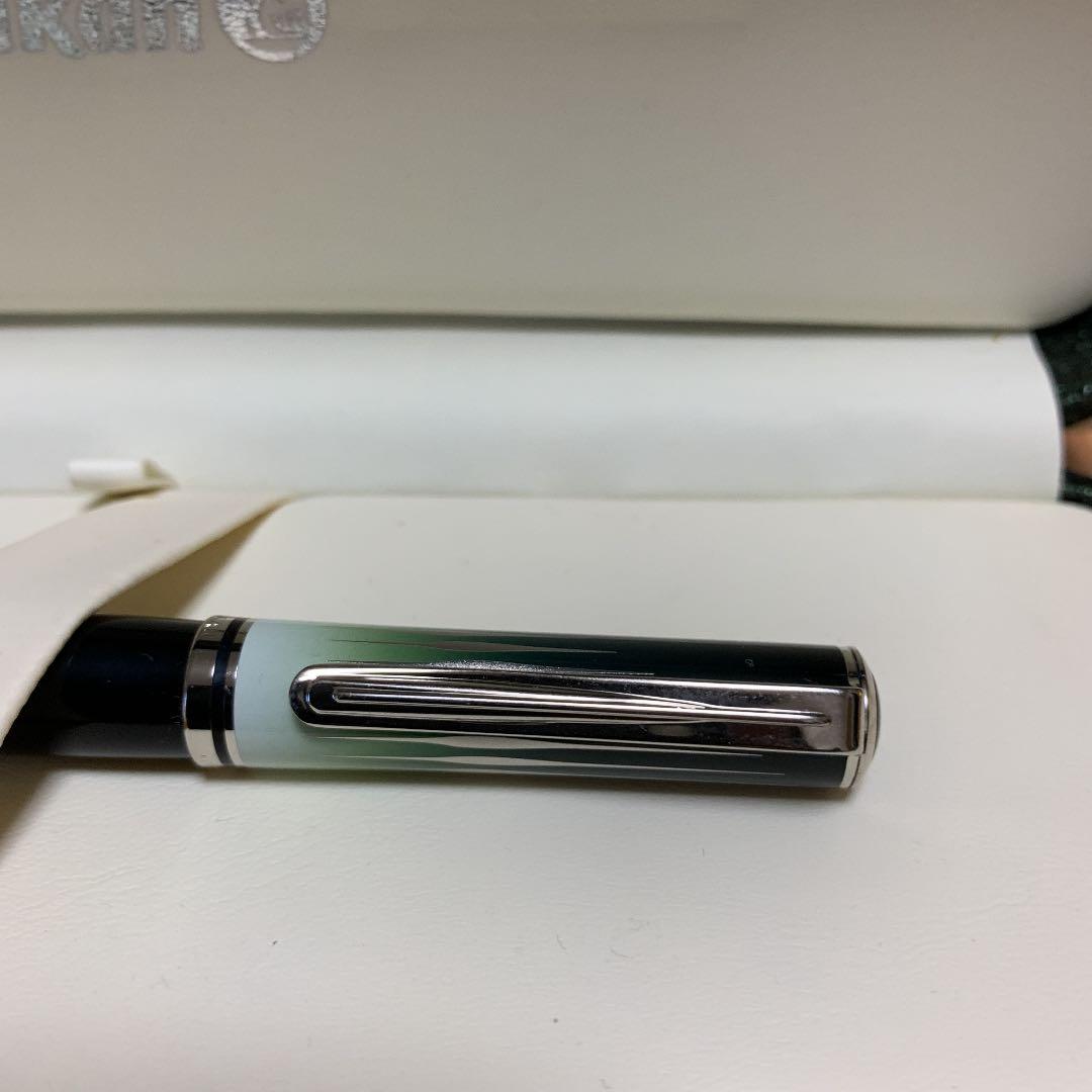 ボールペン　ペリカン