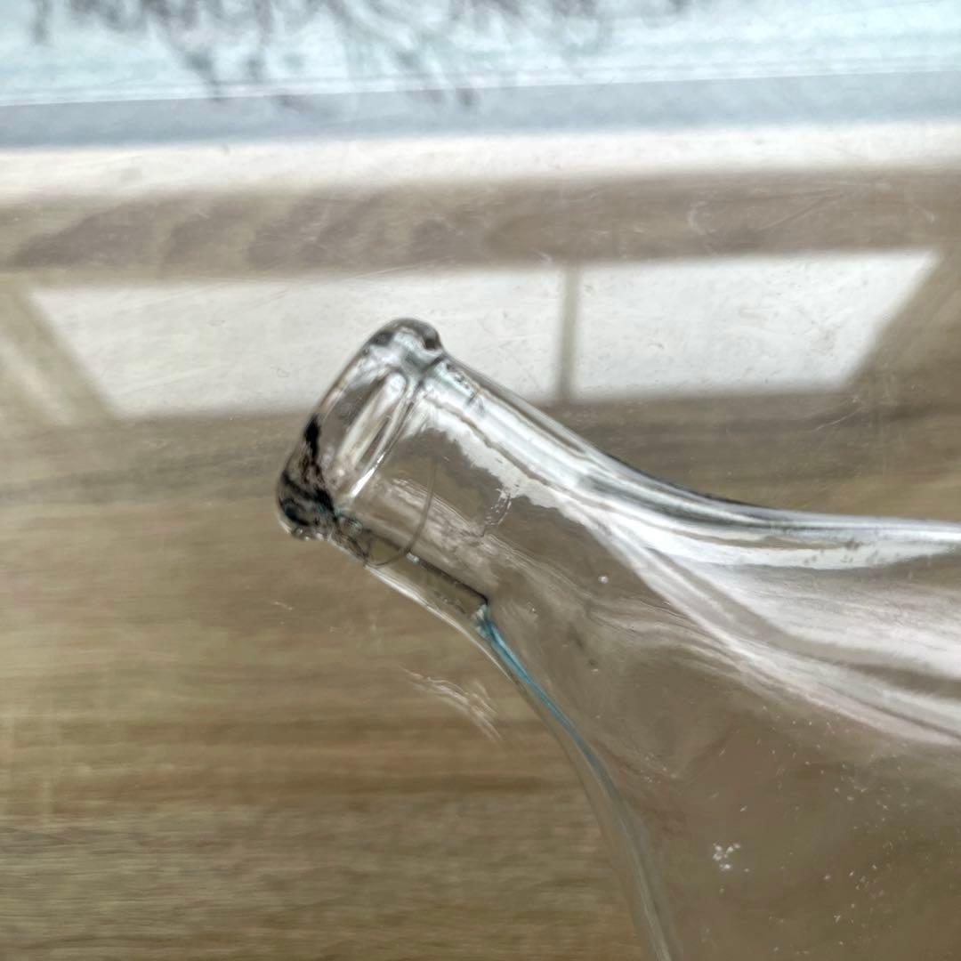 骨董　時代ガラス　希少　ウサギ哺乳瓶　ウサギ車エンボス　ウランガラス