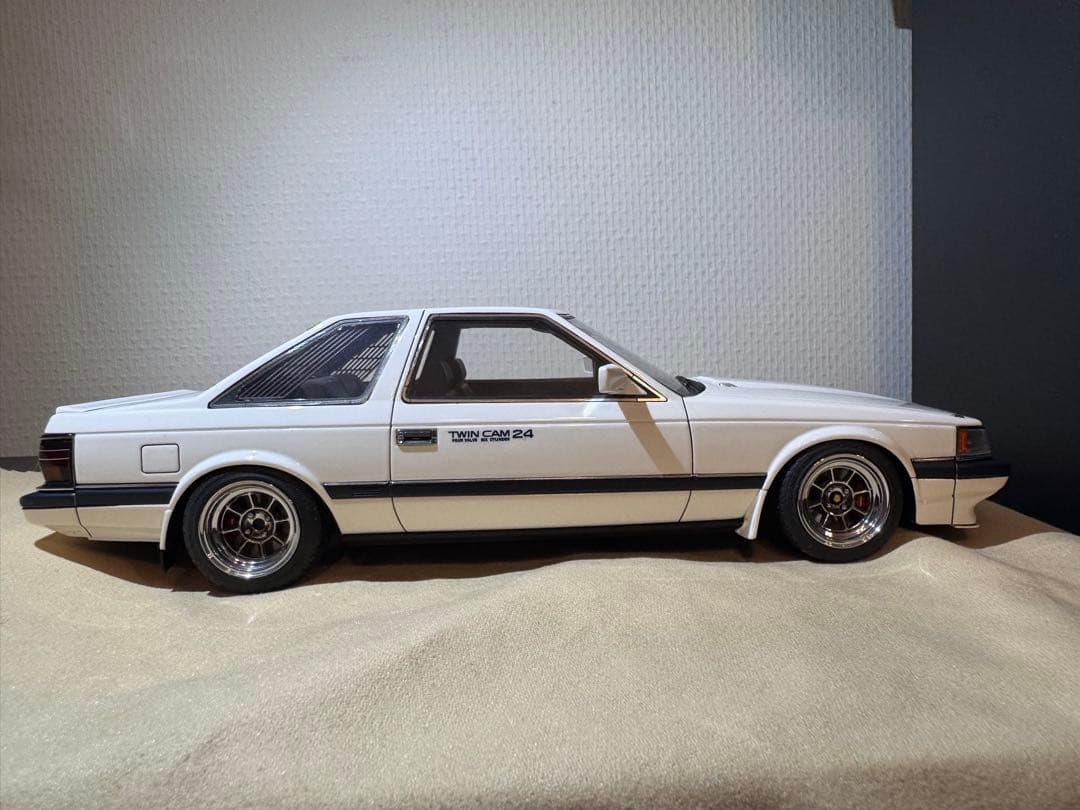 トヨタ ソアラ　SOARA ミニカー ホワイト1/18