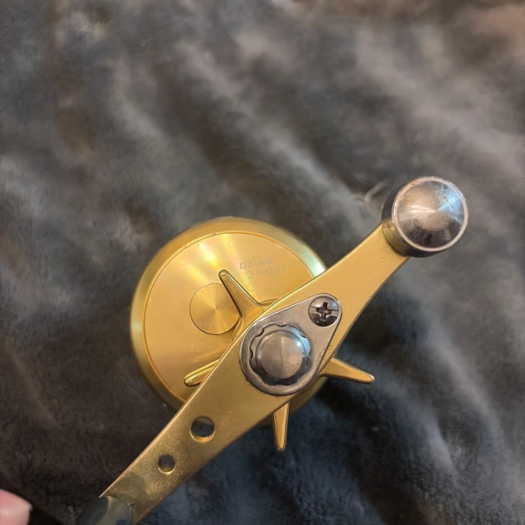 ダイワ ミリオネア 250sf 中古品