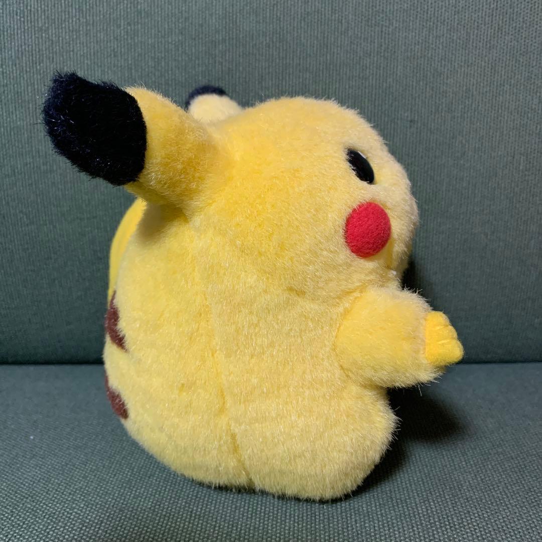 ピカチュウ ぬいぐるみ 置き物 ３体セット TOMY 陶磁器 フィギュア