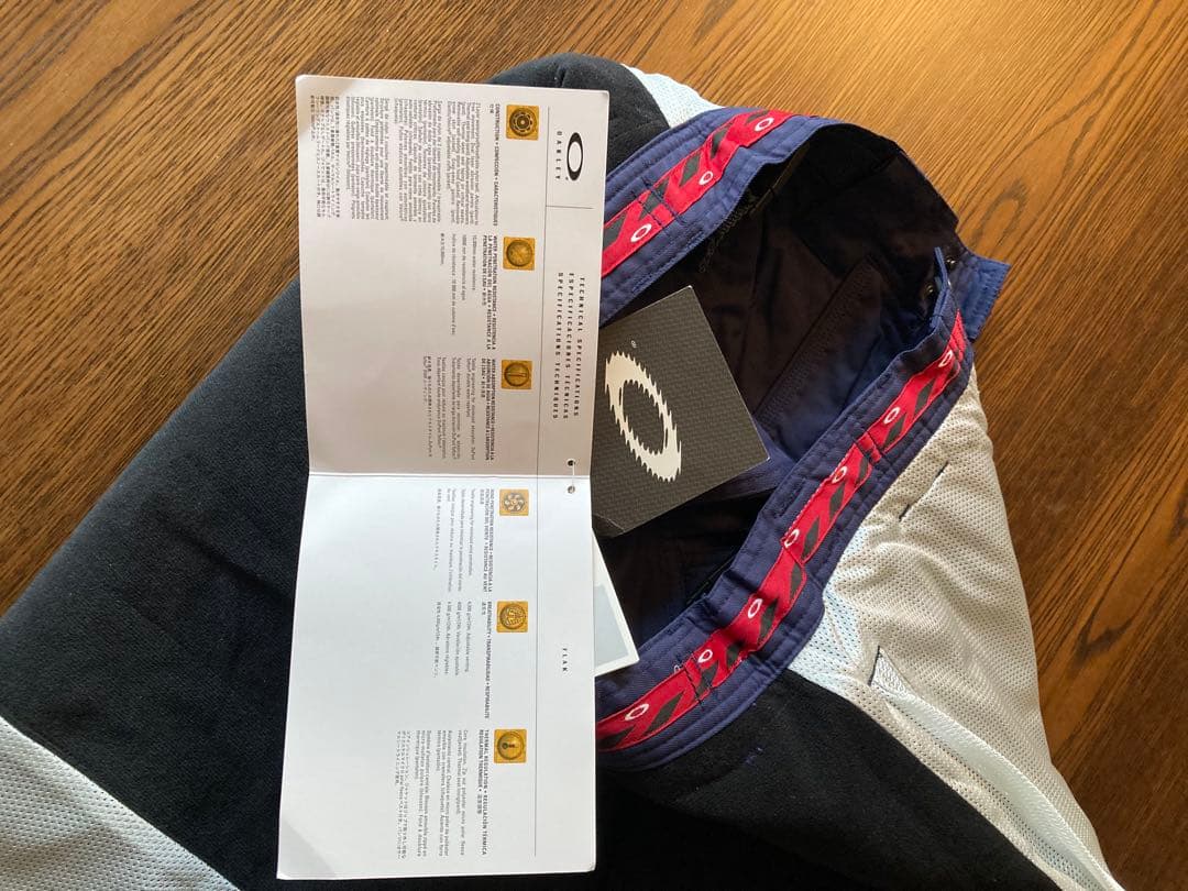 新品タグ付 OAKLEY オークリー スキー・スノーボードウェア パンツ 極寒可