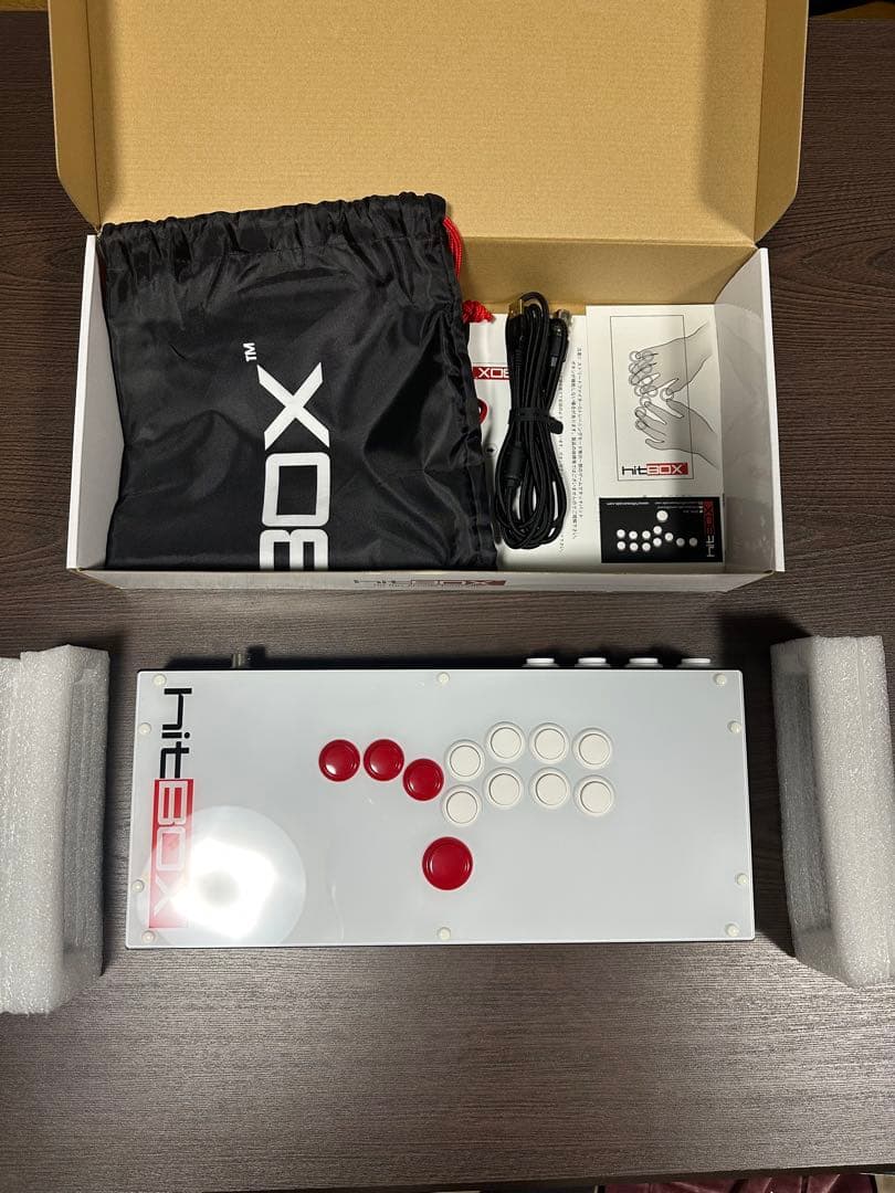 hitBOX アーケードコントローラー ホワイト/レッド