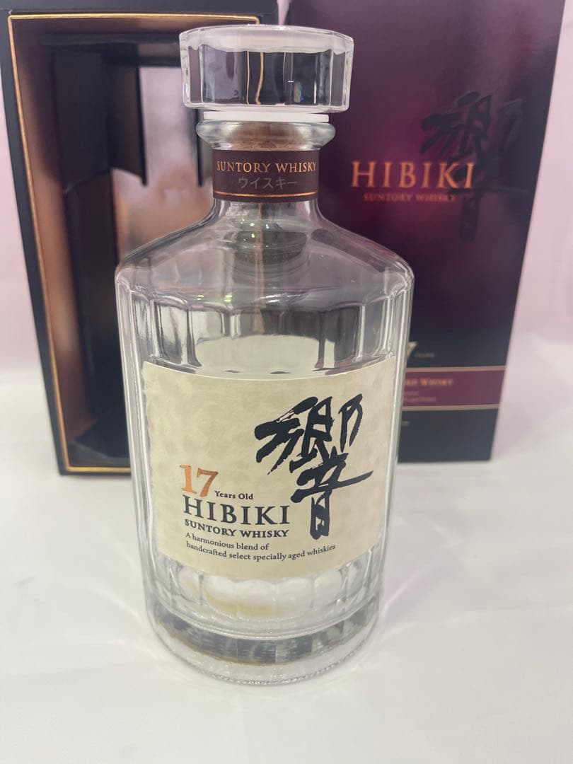 HIBIKI 17年 日本のブレンデッドウイスキーの空き瓶