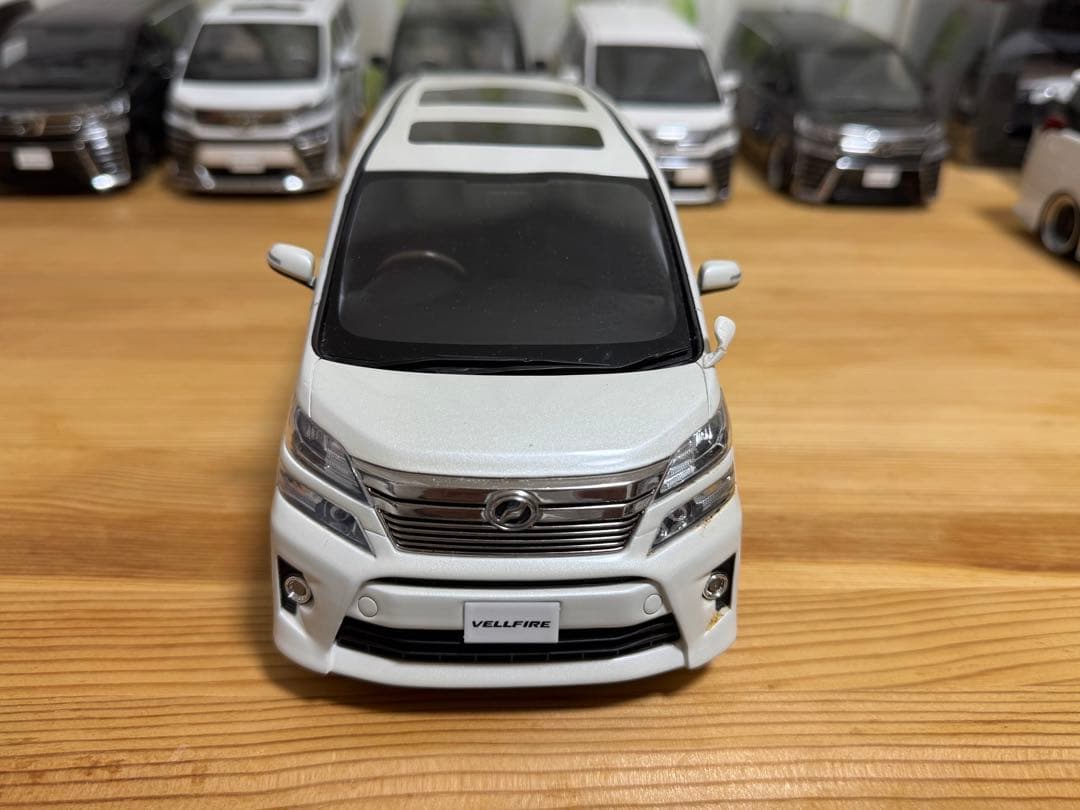 サムライ　ヴェルファイア 1/18 ホワイト