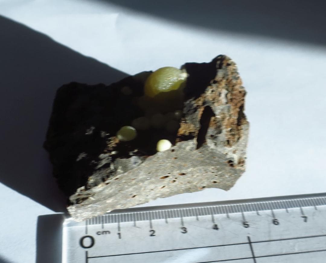 星々みたいな方解石　カルサイトイタリア産　鉱物標本