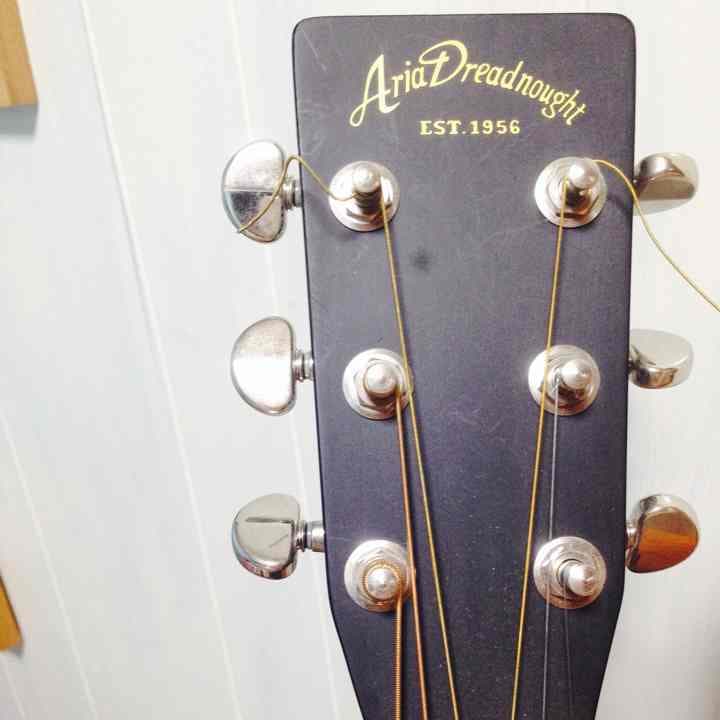 今日だけ大セール アコースティックギターとケース