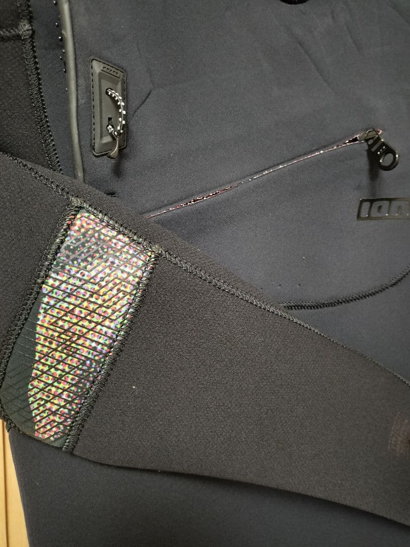 ION Seek Amp 6mm/5mm フード フロントジップ 　セミドライ