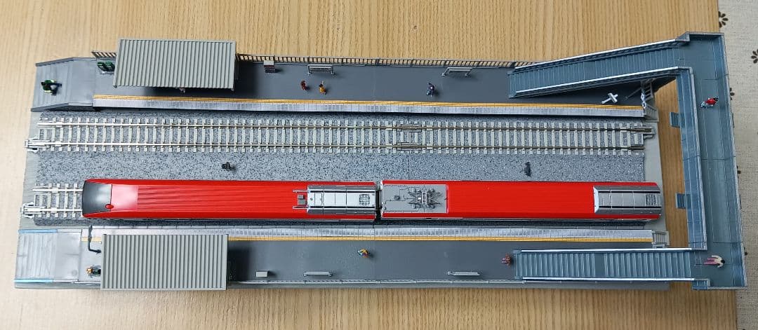 Nゲージ 対向式ホームセット（レール付き）ジオラマ ④