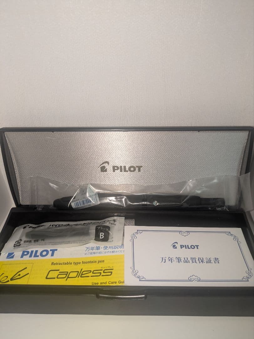 O*N様 【新品】PILOT キャップレス万年筆 細字 FC-18SR-BM-F