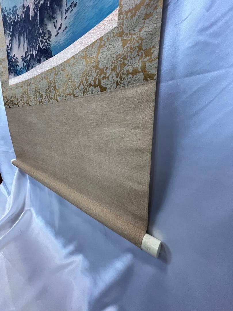 【希少】 掛軸 名品 横山大観 限定複製 蓬莱山図 化粧箱付 922