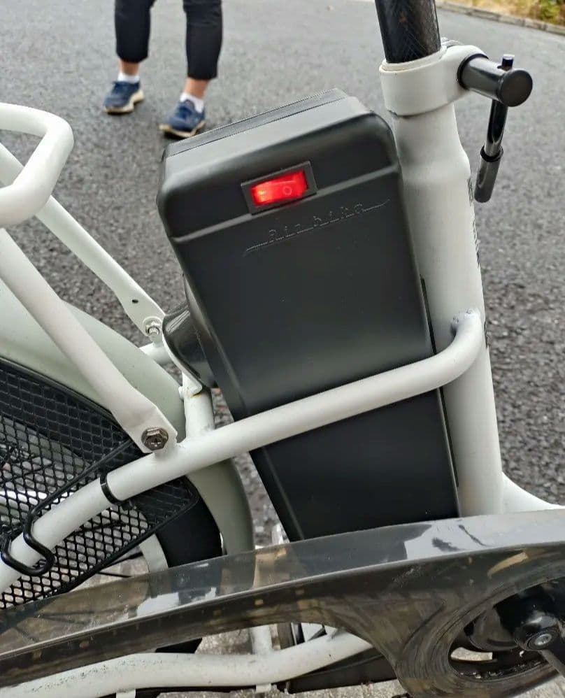 電動アシスト自転車 ホワイト 6段変速シマノ搭載 ⚠置き場所の都合近々取り下げ…