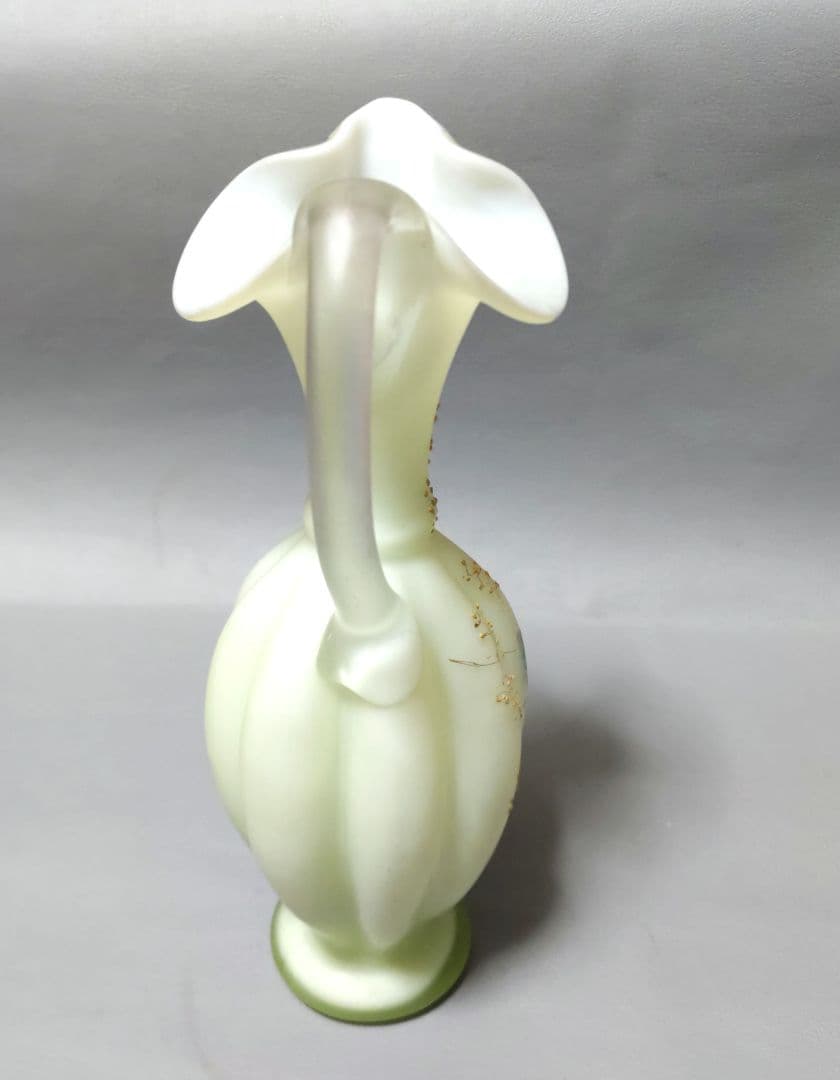 ガラス水差し　花瓶