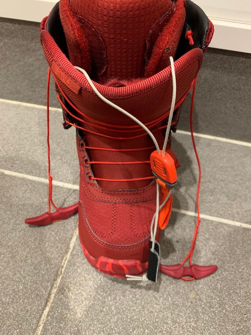 Burton バートン女性用ボードブーツ RITUAL レッド 23.5