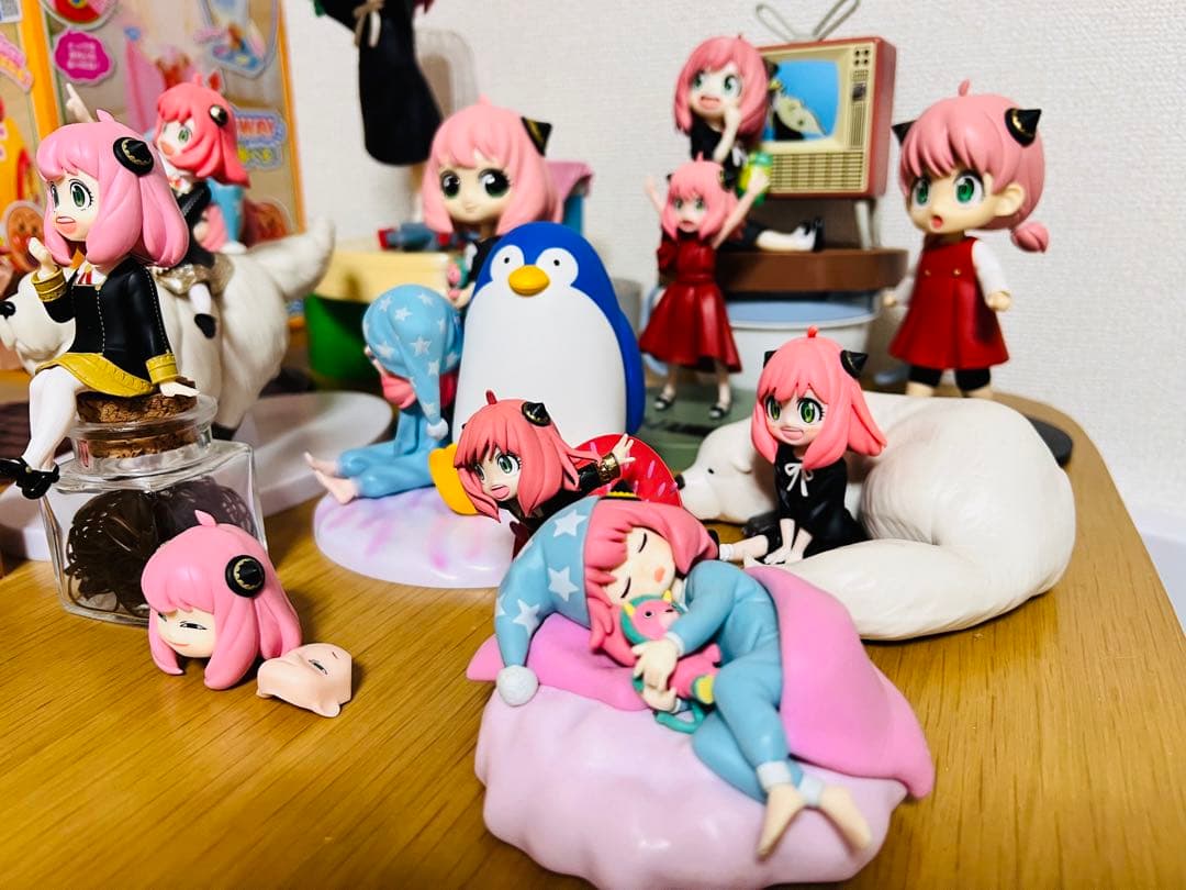 【美品】 SPY×FAMILY アーニャ フィギュア 小物まとめ売り