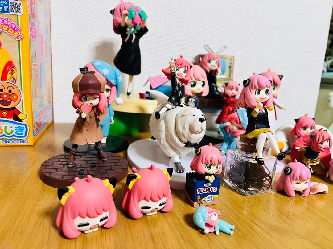 【美品】 SPY×FAMILY アーニャ フィギュア 小物まとめ売り