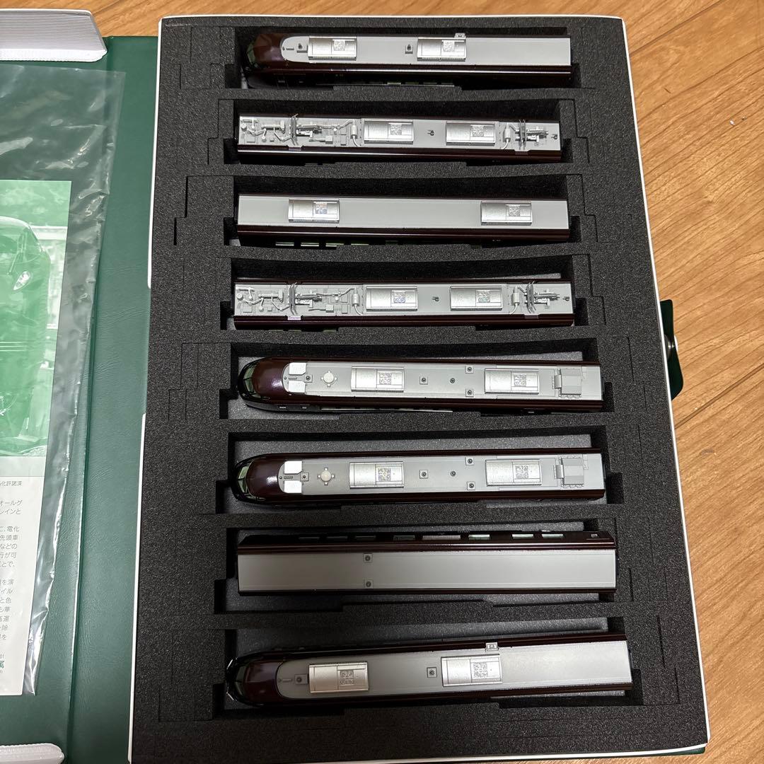 KATO 10-1123 E655系　なごみ5両+お召仕様3両