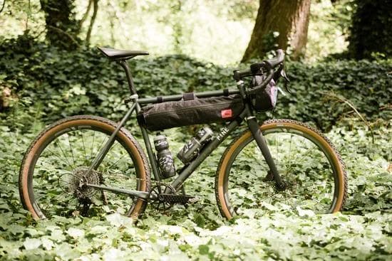 SWIFT INDUSTRIES ホールドファスト ハーフフレームバッグ L 茶