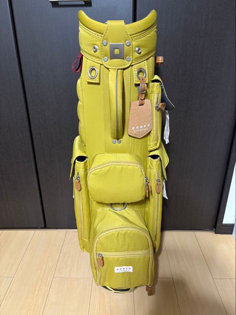オノフ　キャディバッグ　マスタード