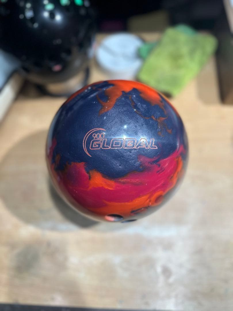 ★美品★900グローバル エンバー　ボウリングボール15ポンド