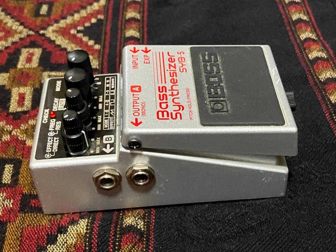 BOSS SYB-5 ベースシンセサイザー