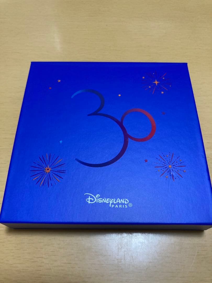 ディズニーランド　パリ30周年記念メダル　クリスタル製日本未発売品