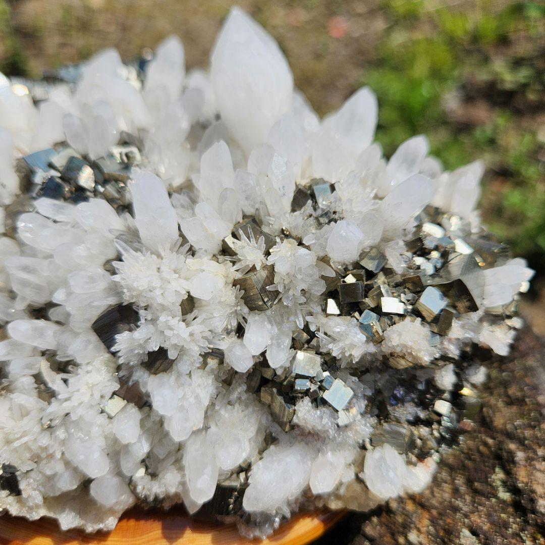 美品✨クォーツ＆パイライト 母岩付き クラスター(大)