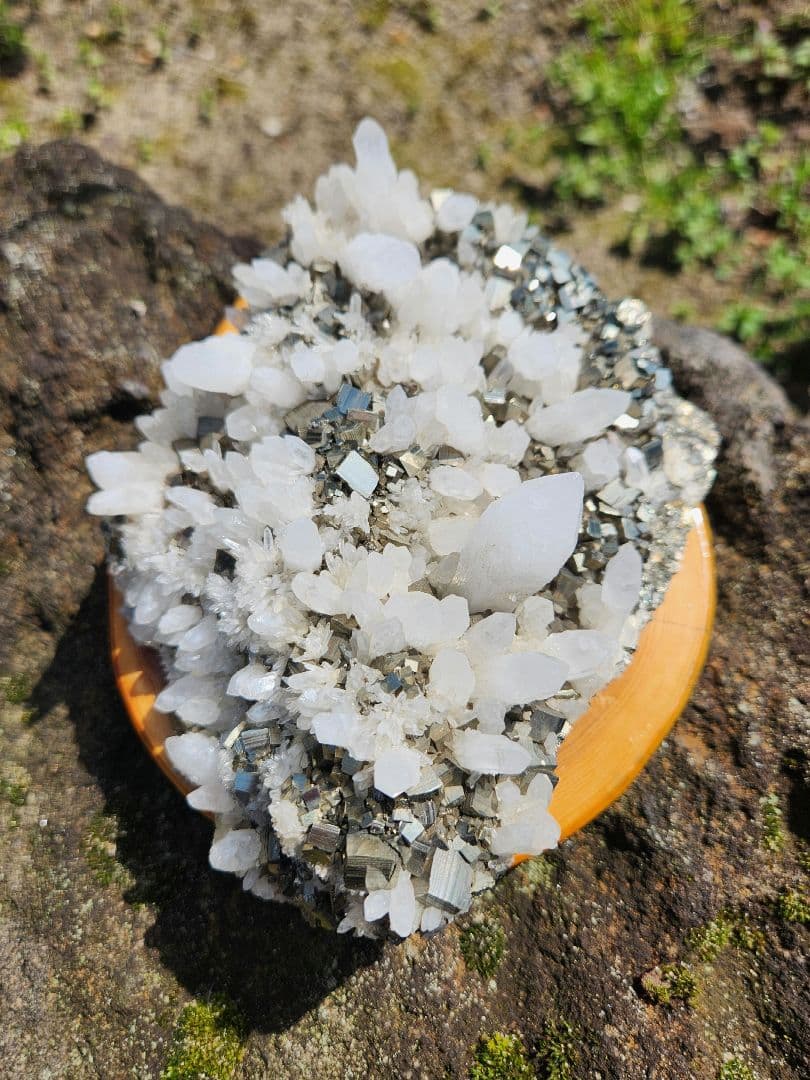 美品✨クォーツ＆パイライト 母岩付き クラスター(大)