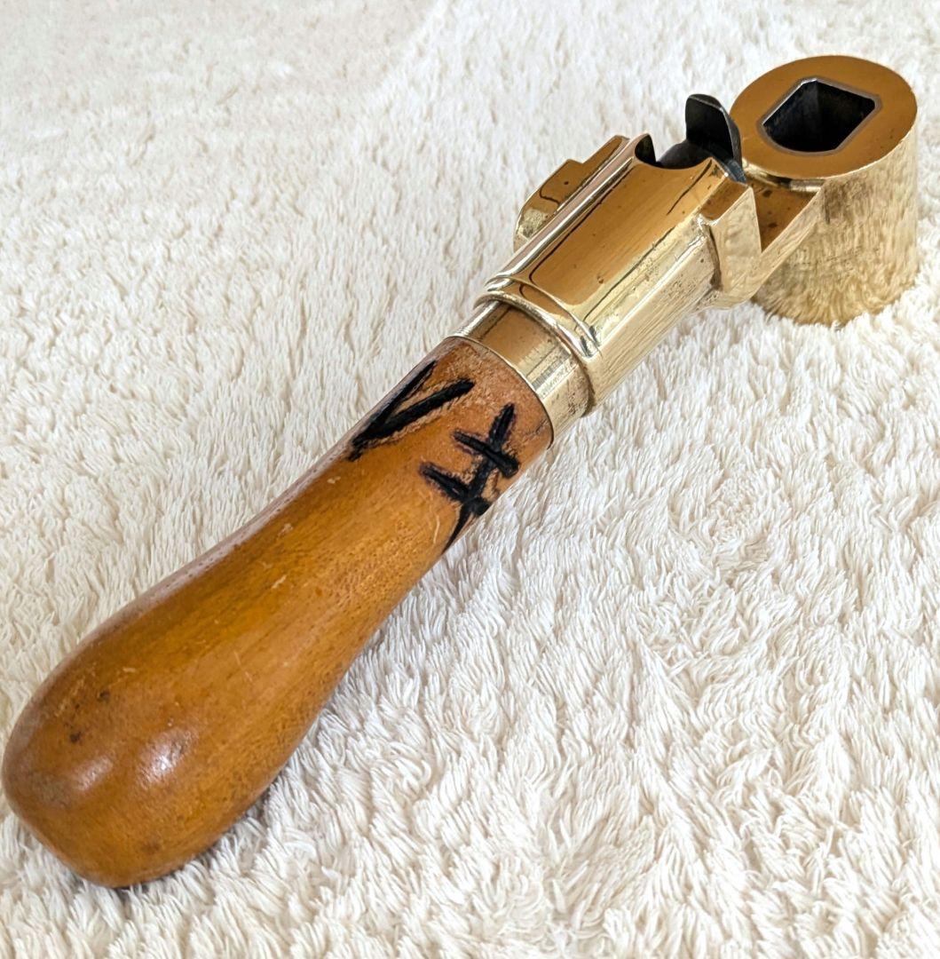 鉄道関連グッズ：鉄道ブレーキハンドル 日本エヤーブレーキ製(未使用予備品)