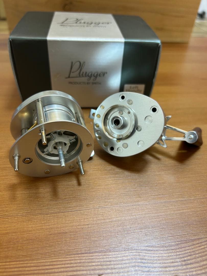 スミス　ベイトリール　プラッガー21　LH　シルバー左　（ 五十鈴bc421 ）