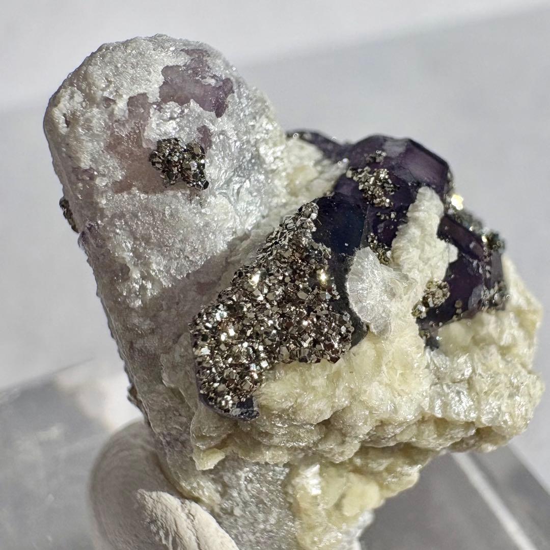 524 中国 内モンゴル産 レアタイプ フローライト&パイライト&クォーツ