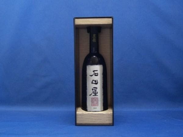 黒龍 純米大吟醸 限定品『石田屋』 720ml 漆塗り化粧箱入り