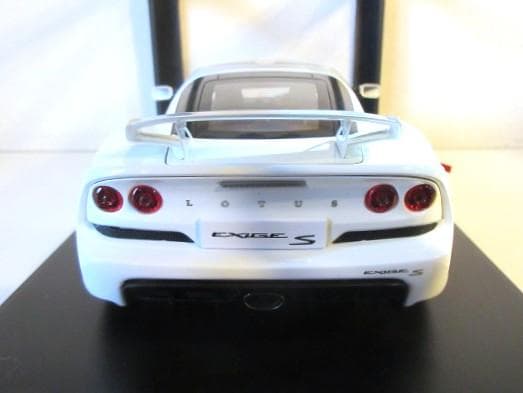 特価 AUTOart (1/18) ロータス Exige S