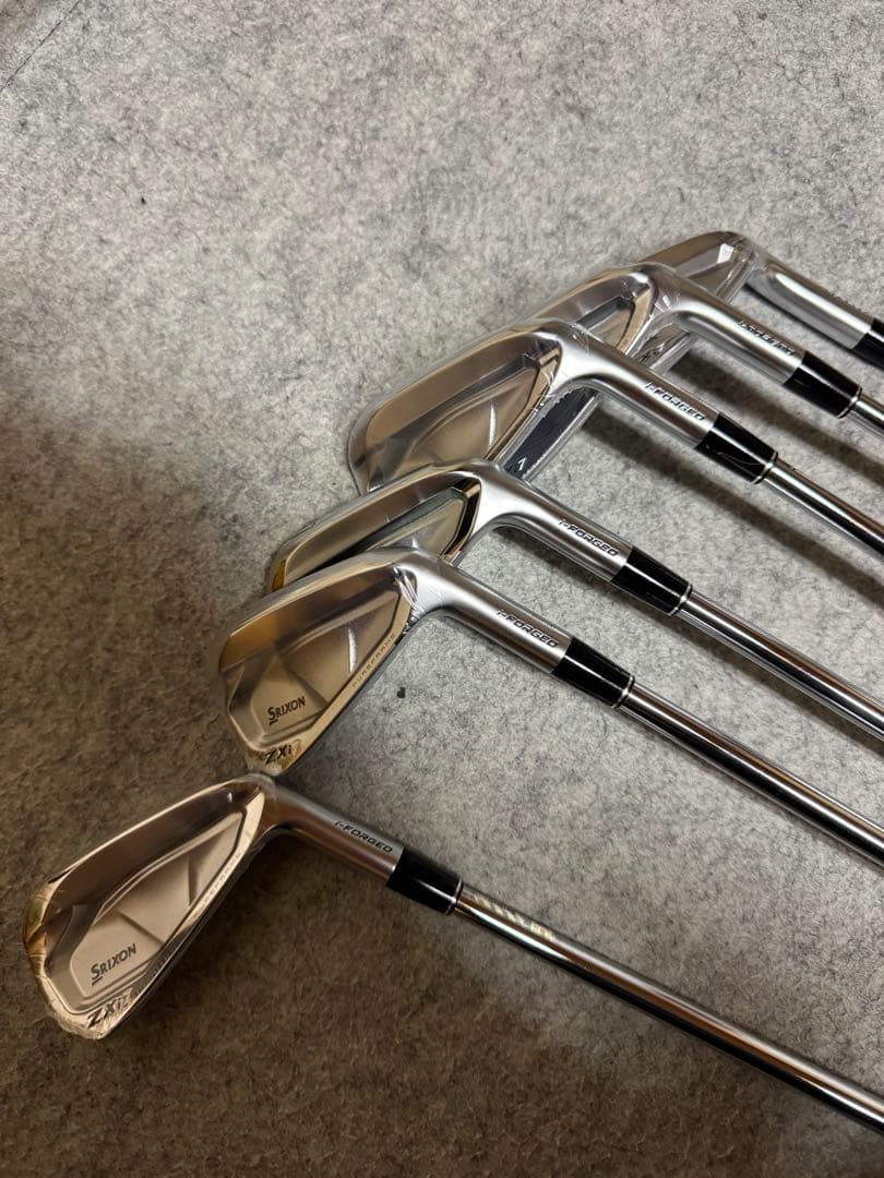 ほぼ新品　スリクソンZXi7アイアン　DG EXツアーイシューS200本