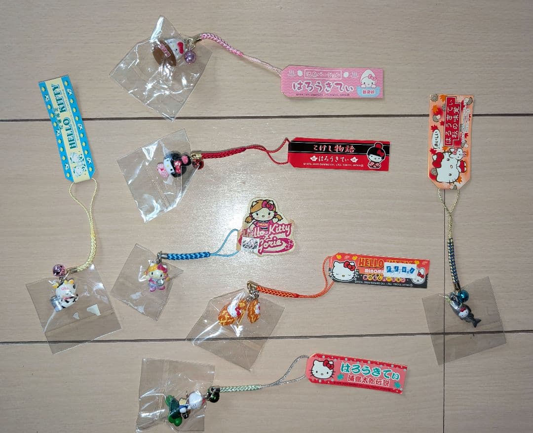 ハローキティ ご当地根付ストラップ 90個
