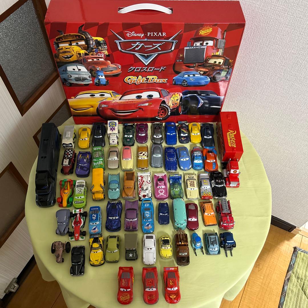 カーズ　トミカ60点　まとめ売り＋ギフトBOX