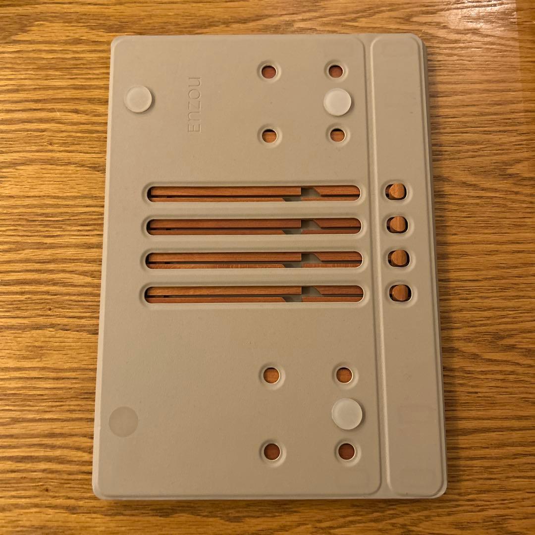 組格子 折りたたみパソコンスタンド