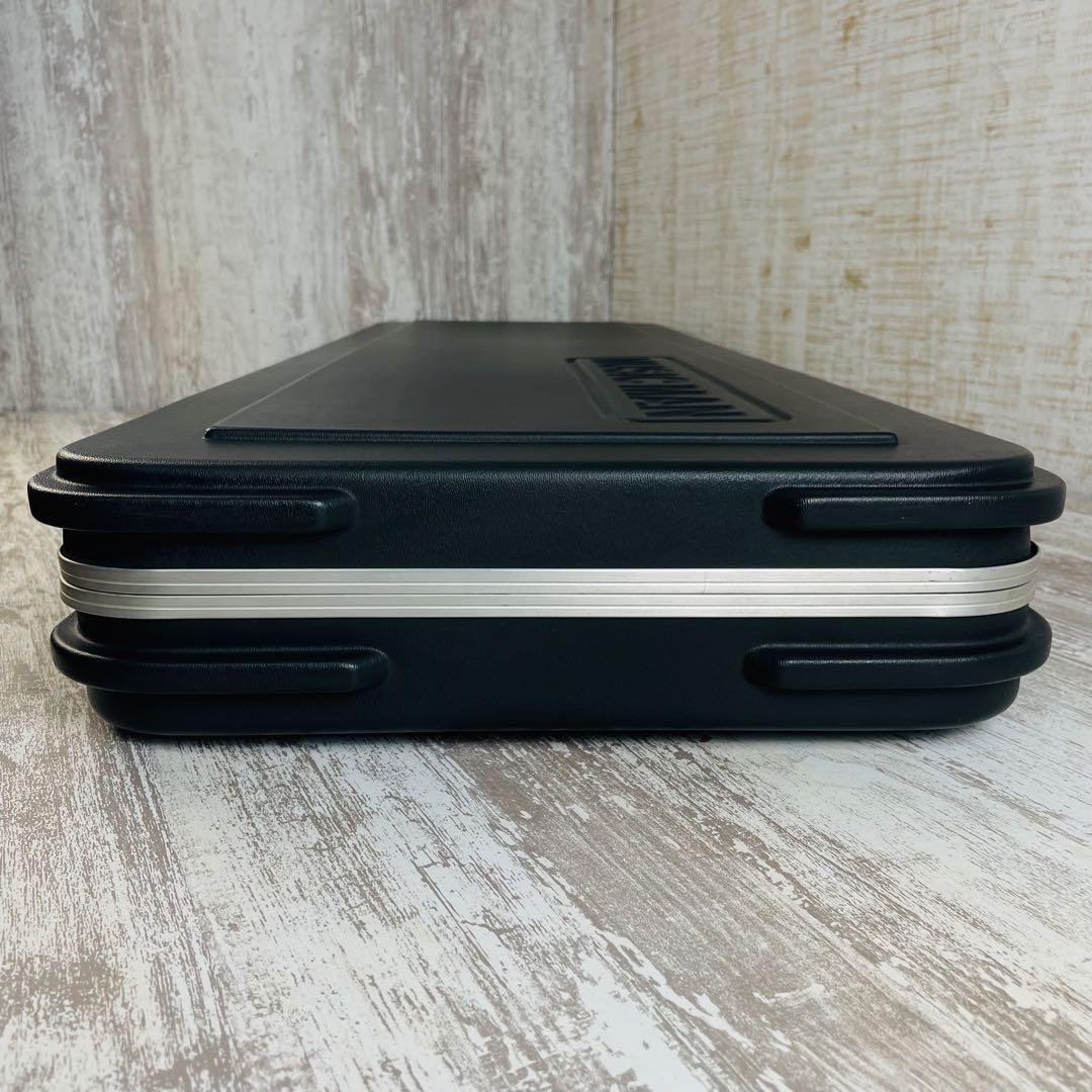 Music Man ミュージックマン　ベース用モールドハードケース　USA製