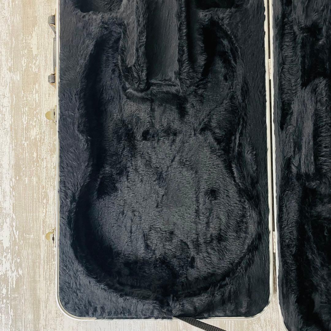 Music Man ミュージックマン　ベース用モールドハードケース　USA製