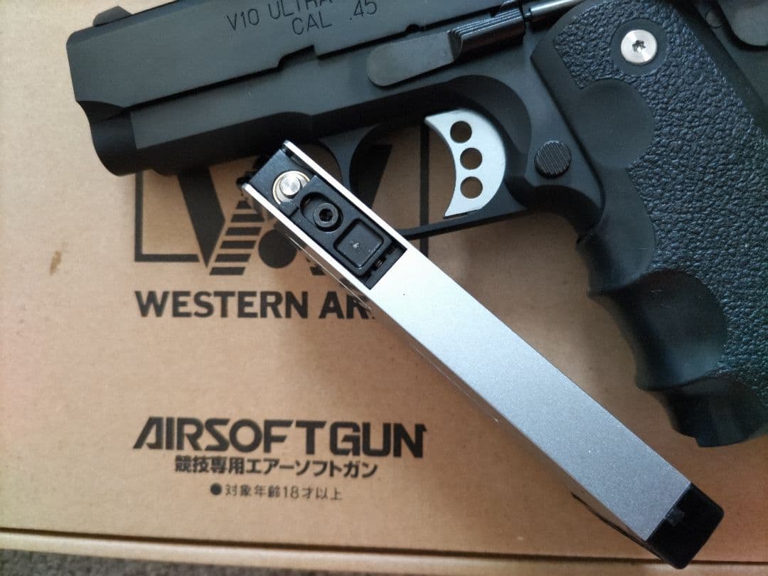 ウエスタンアームズ ベイビーわるきゅーれ 2ベイビー・モデル　V10ちさとver