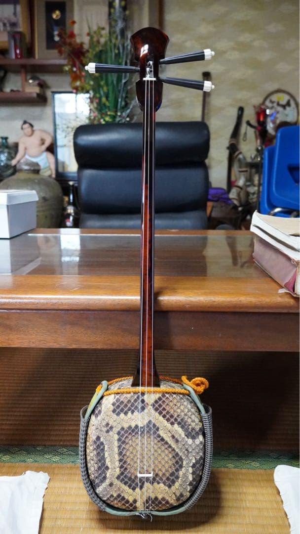 うるま市田場の本島ウジラミ黒木使用　内間直樹ちゃんぐわぁー與那城型三線　一点品