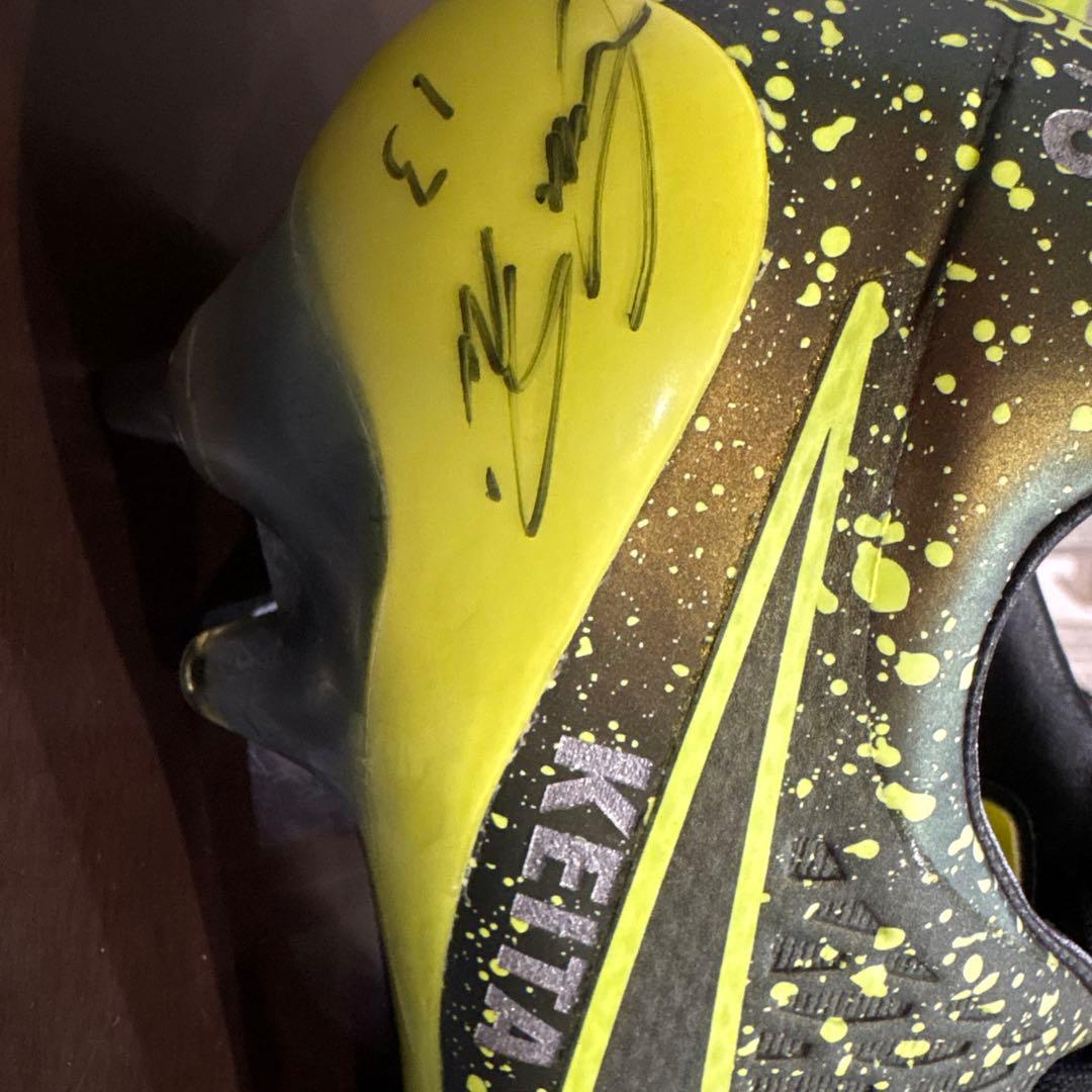 Nike Kela スパイク元清水エスパルス元日本代表のサイン入り 天然芝用