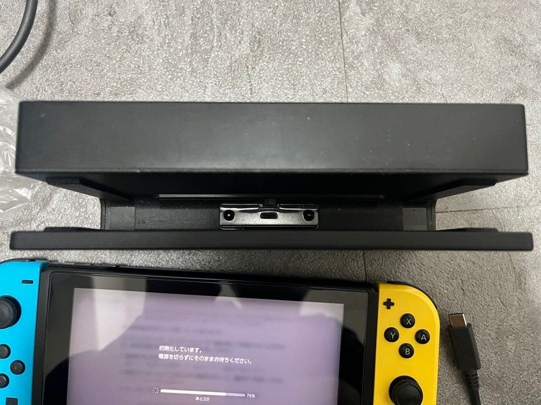 Nintendo Switch 本体　ピカブイ