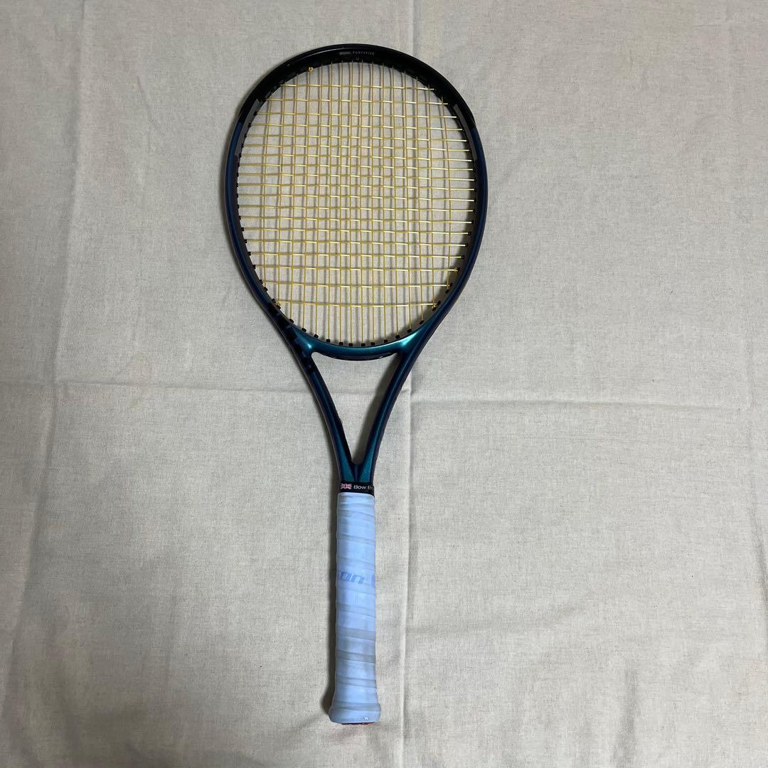 ② Wilson Ultra 100L V4 G2テニスラケット 専用ケース付き