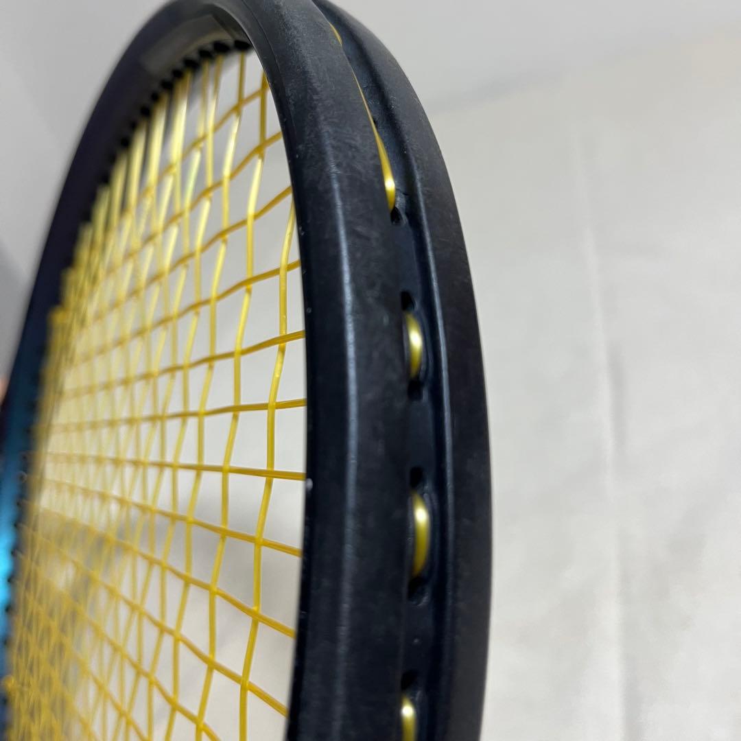 ② Wilson Ultra 100L V4 G2テニスラケット 専用ケース付き