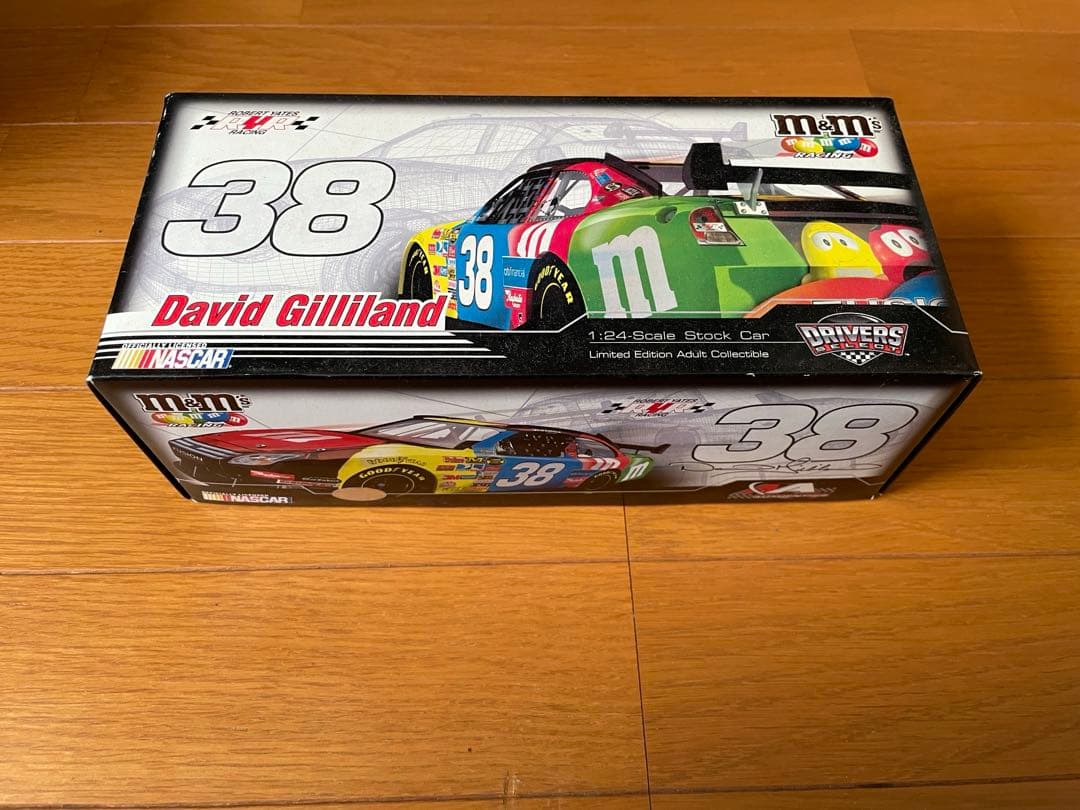 デビッド・ギリランド 38番 M&M's フォード・フュージョン