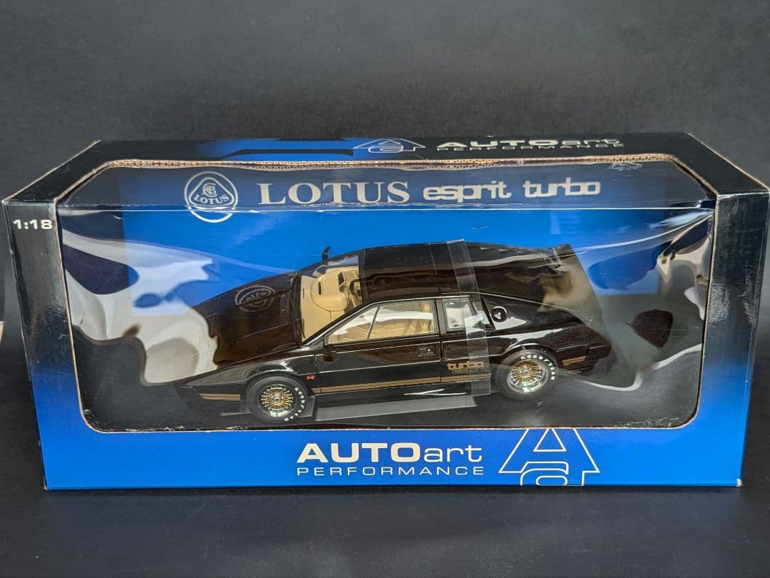 オートアート 1/18 LOTUS ESPRIT TURBO