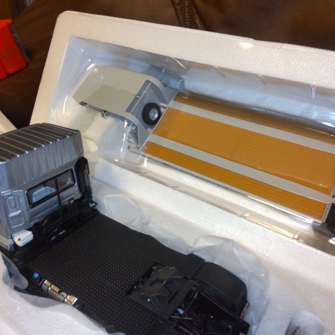 UDトラックスクオン クオン中底床重量物運搬トレーラーセット　　1/43