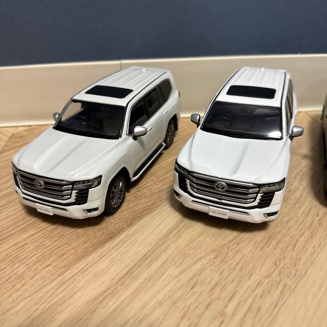 新型ランドクルーザー 300 色見本　ミニカー